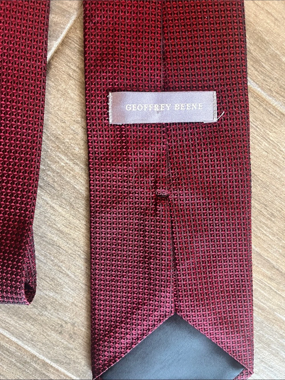 Geoffrey Beene Men's Textured Burgundy Tie